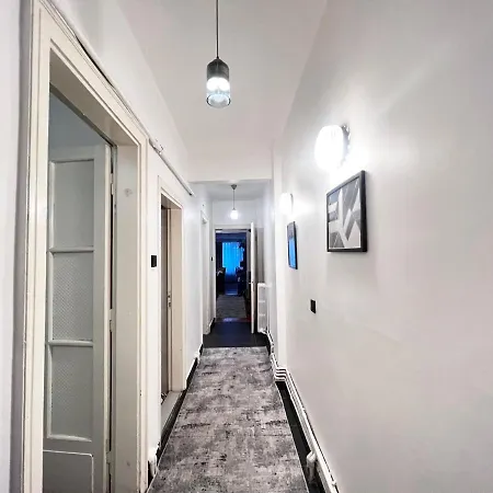 Daire Spacious Family Flat , 3br, 2ba İstanbul