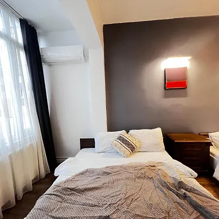 Spacious Family Flat , 3br, 2ba Istanboel